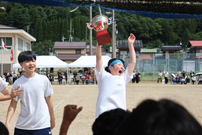 青団優勝